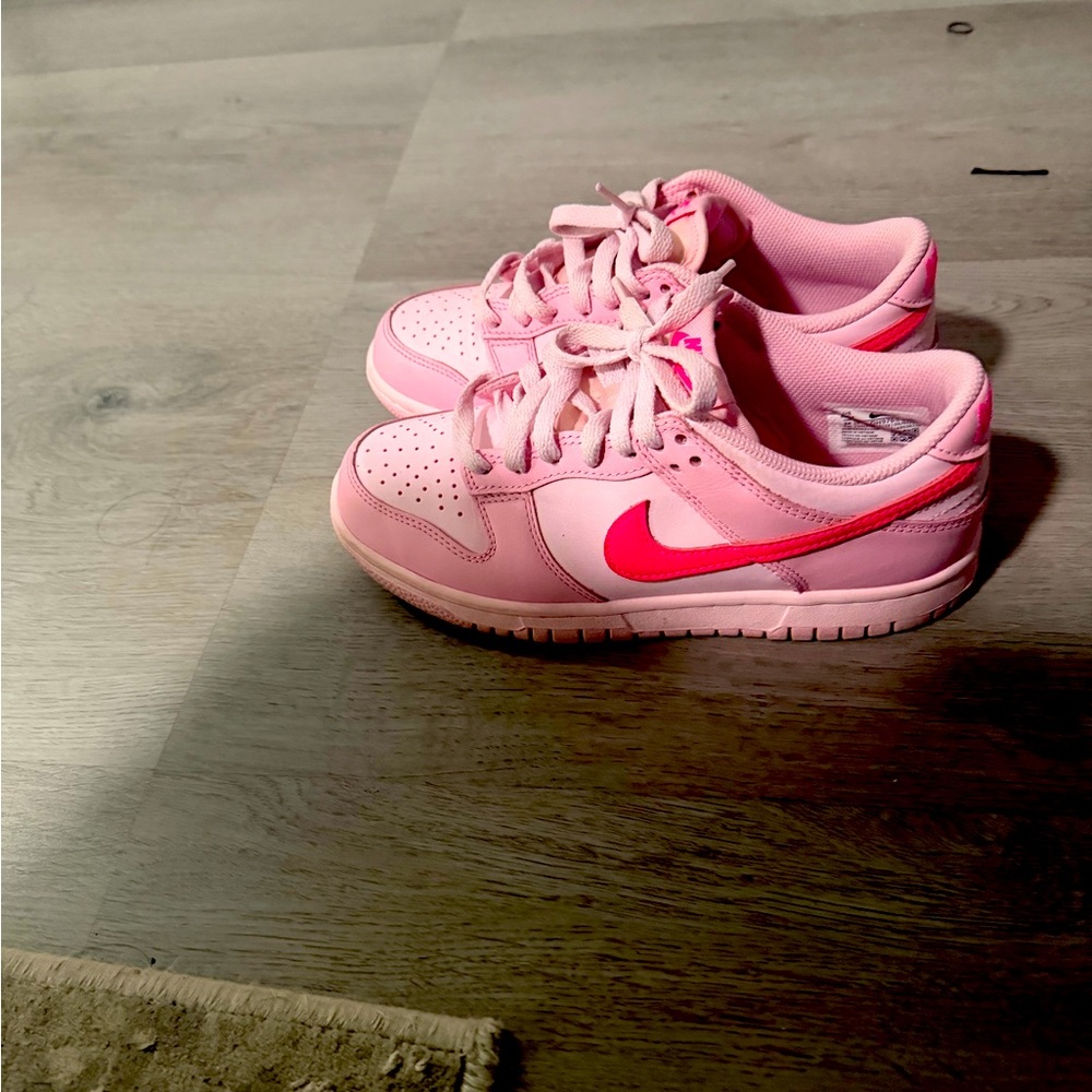 Nike dunks low